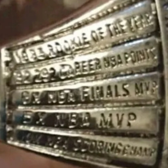 NEW! MICHAEL JORDAN CAREER HALL OF FAME SIZE 11 RING WITH RING BOX & POSTERS SET - Picture 9 of 17